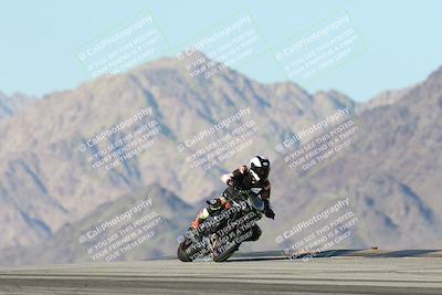 media/Dec-01-2025-Moto Forza (Mon) [[2daa91e15f]]/3-Beginner Group/Session 4 Turn 9/